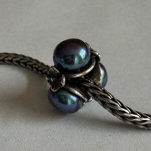 Elegant Authentic Trollbeads Black Triple Pearl